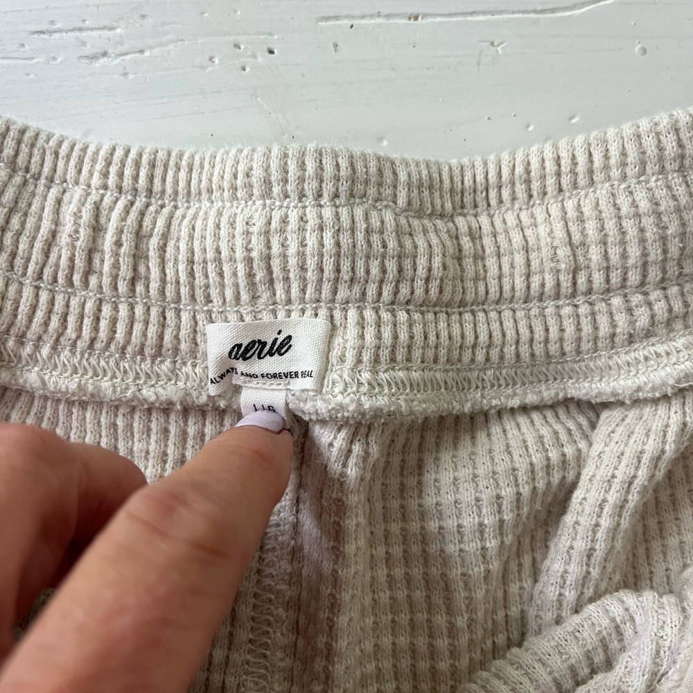 American Eagle Aerie Cream Waffle Knit shorts size L - Picture 2 of 2